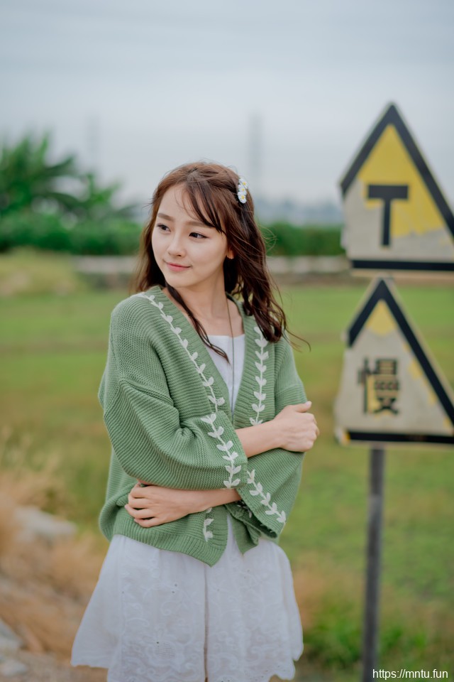 90后清纯气质美女森系写真