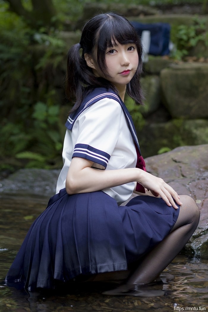 激萌学生妹魔物喵黑丝制服野外露出