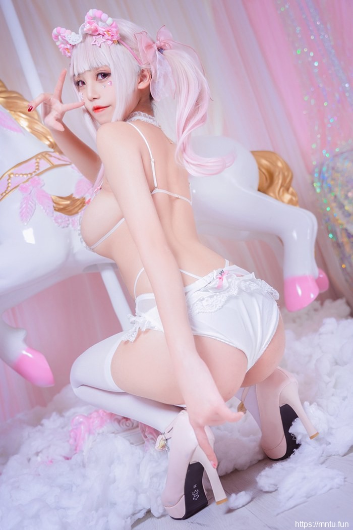 情趣萌妹蜜汁猫裘丝滑巨乳美腿勾魂