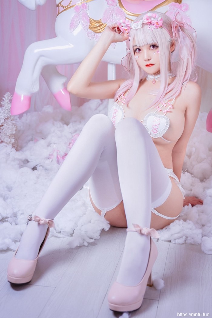 情趣萌妹蜜汁猫裘丝滑巨乳美腿勾魂