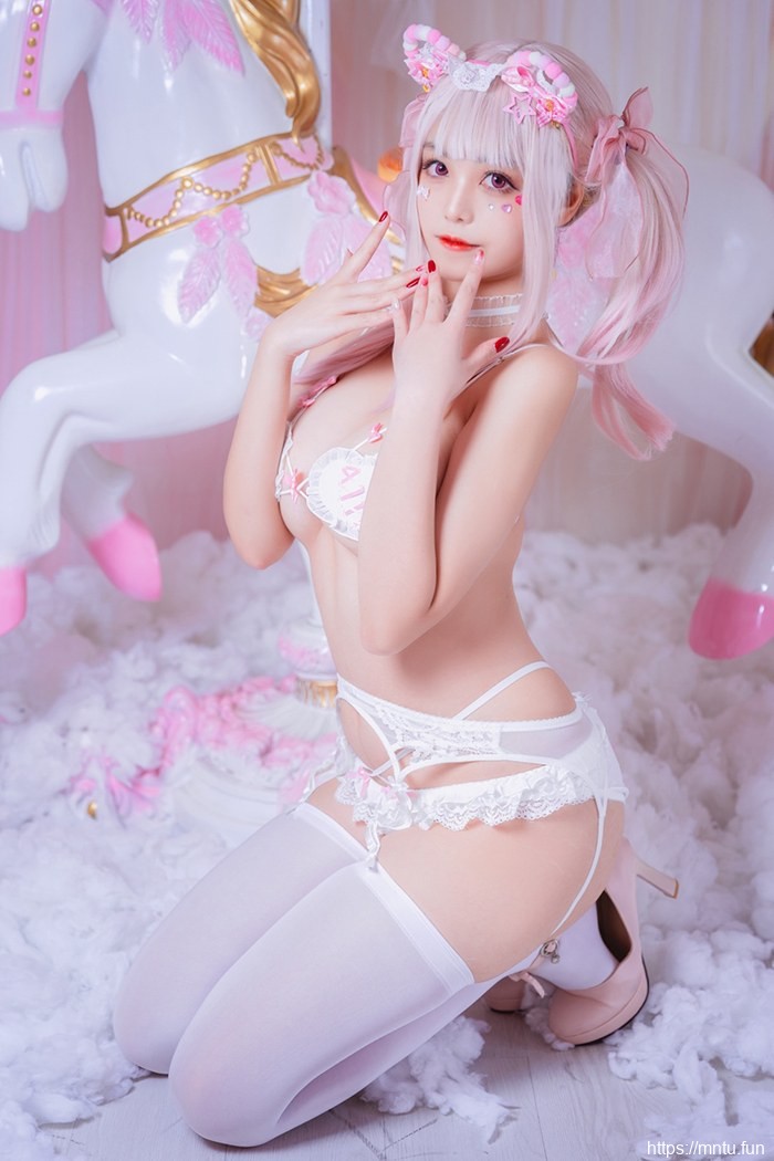 情趣萌妹蜜汁猫裘丝滑巨乳美腿勾魂