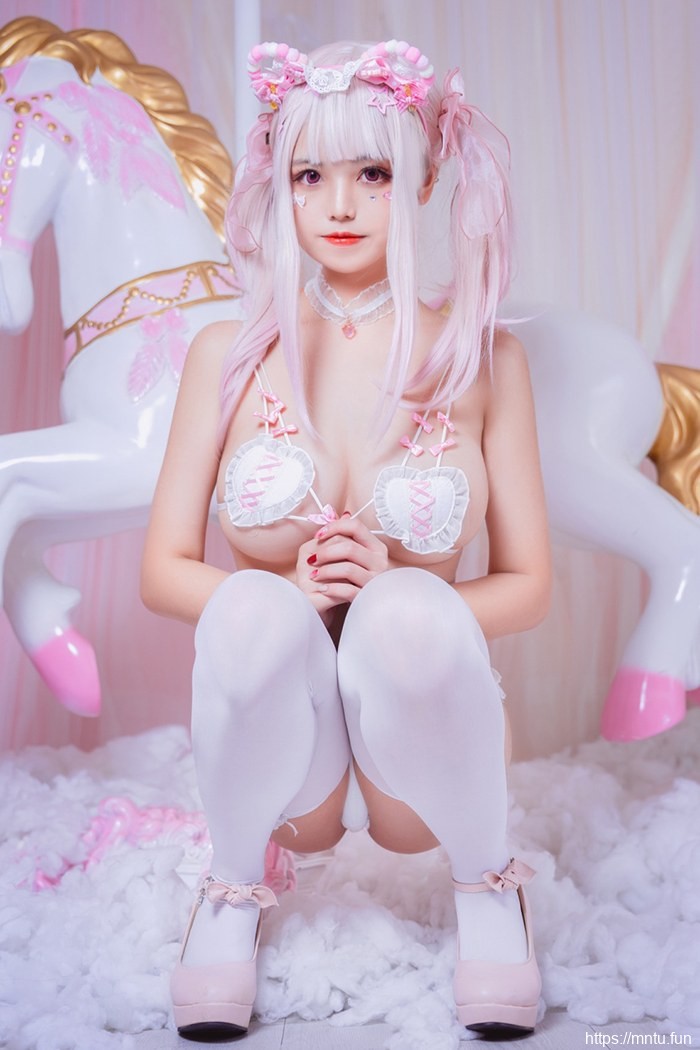 情趣萌妹蜜汁猫裘丝滑巨乳美腿勾魂