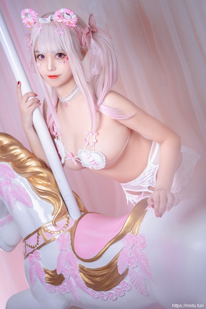 情趣萌妹蜜汁猫裘丝滑巨乳美腿勾魂