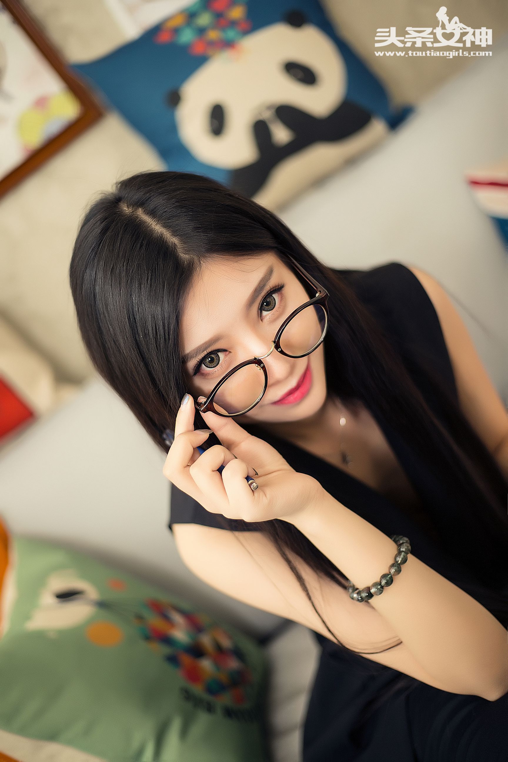 [TouTiao头条女神] No.036 COCO &#8211; 《丝袜特刊》黑丝高跟眼镜 [66P]