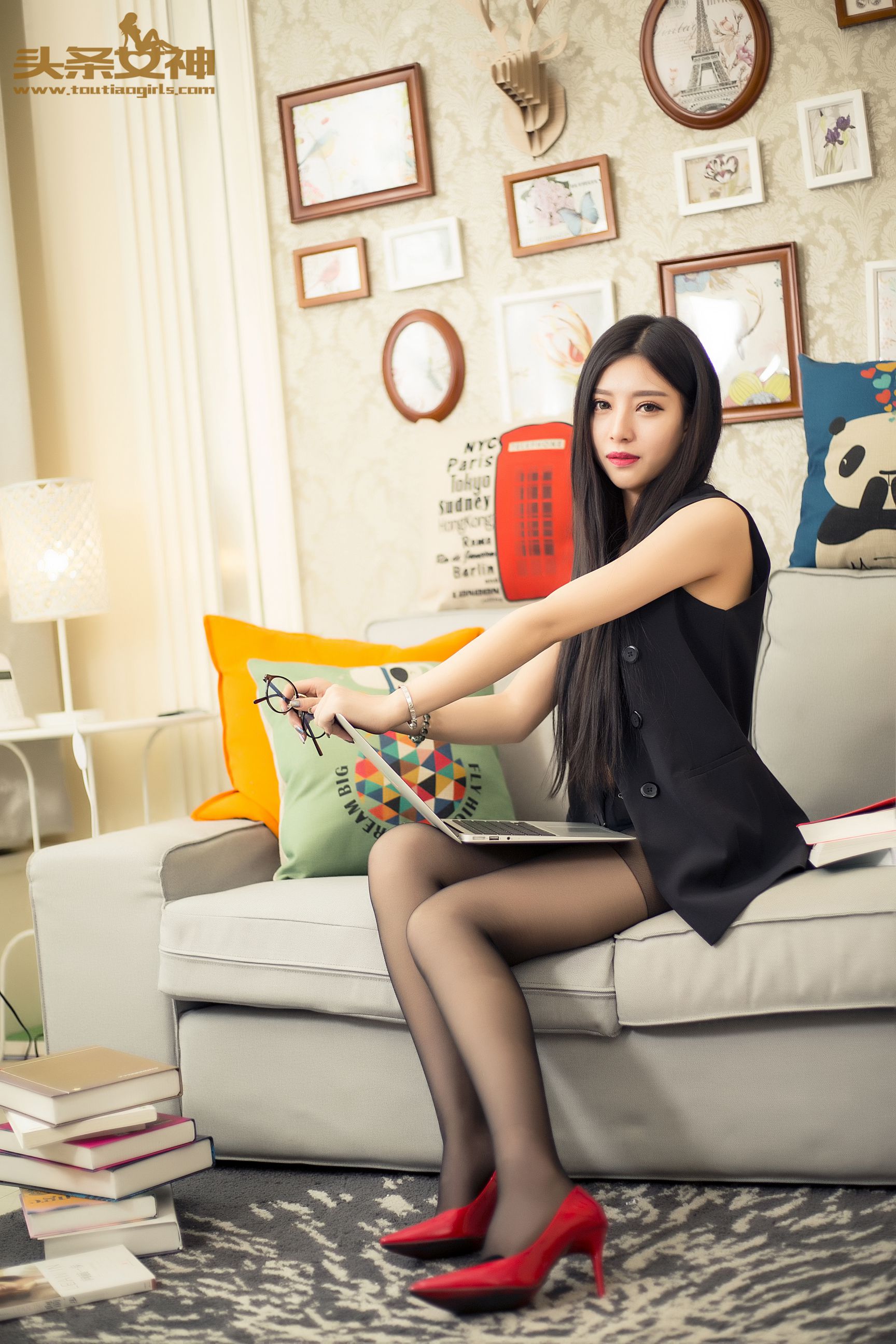 [TouTiao头条女神] No.036 COCO &#8211; 《丝袜特刊》黑丝高跟眼镜 [66P]