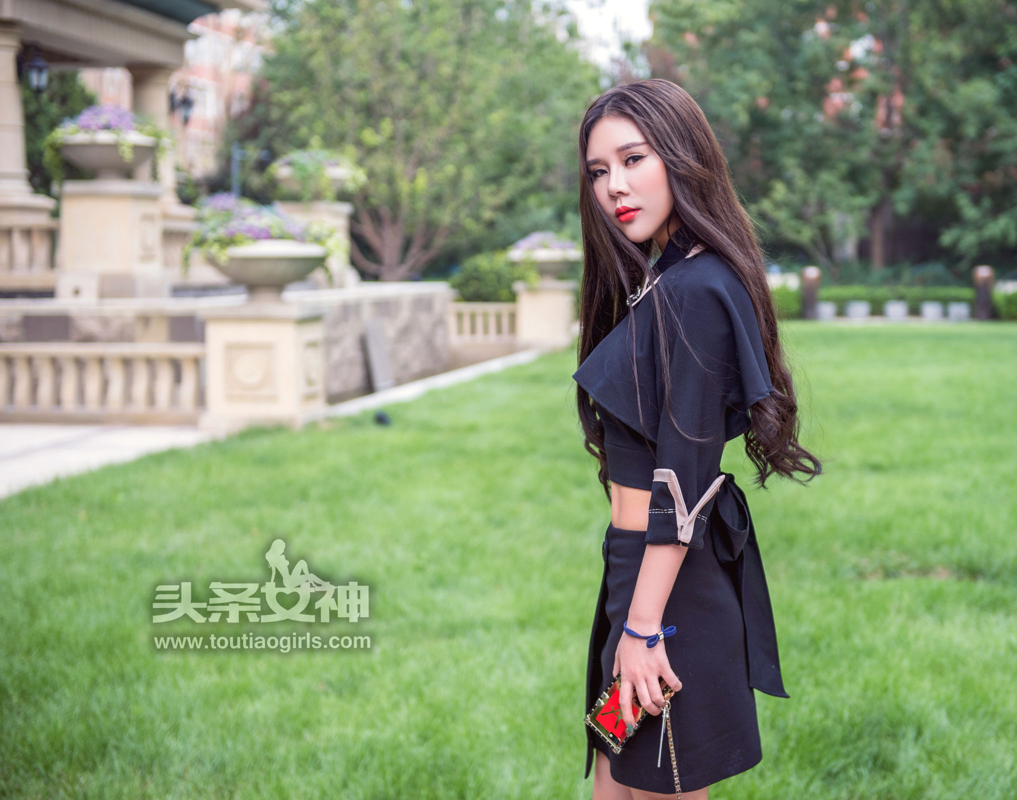 [Toutiaogirls头条女神] 爱丽莎 &#8211; 女神探店隆太源篇 爱丽莎精修[25P]