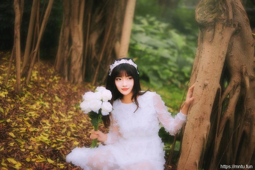 白衣精灵长发唯美女生清纯图片