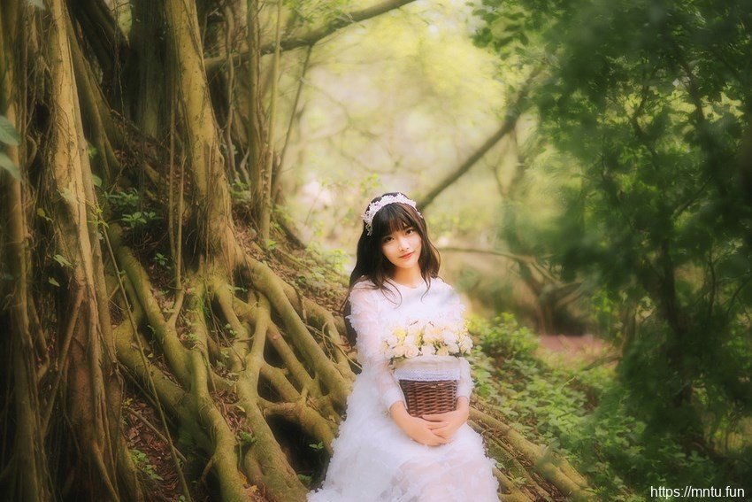 白衣精灵长发唯美女生清纯图片