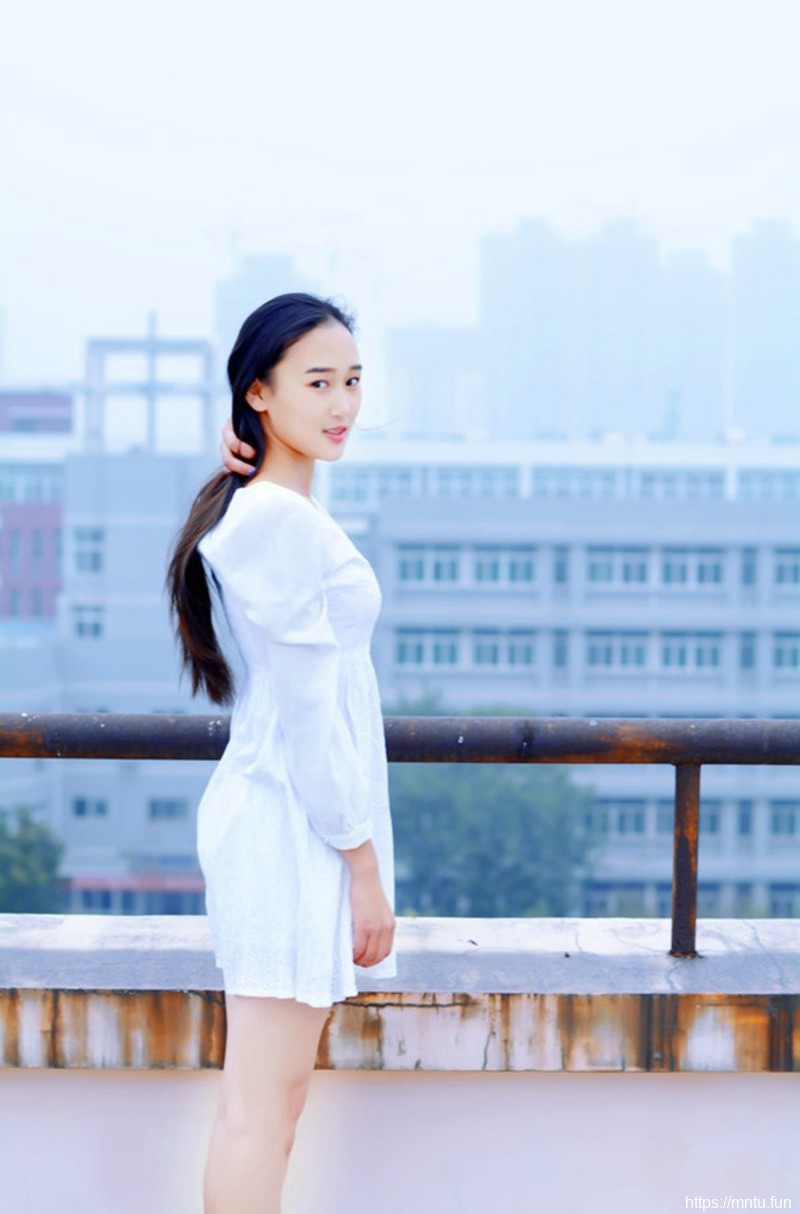 气质清纯美女生活照安静美好