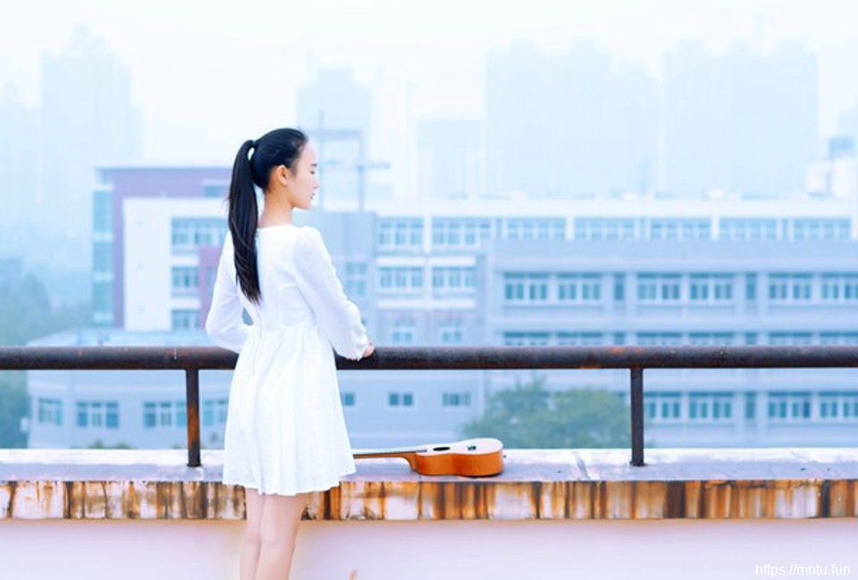 气质清纯美女生活照安静美好