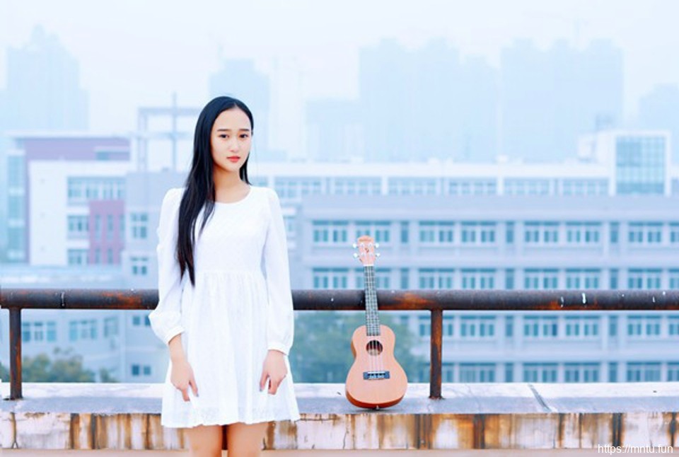 气质清纯美女生活照安静美好