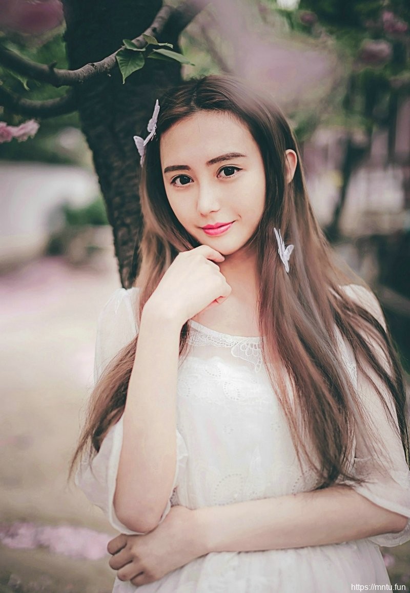 长发美女诱惑清纯养眼艺术写真