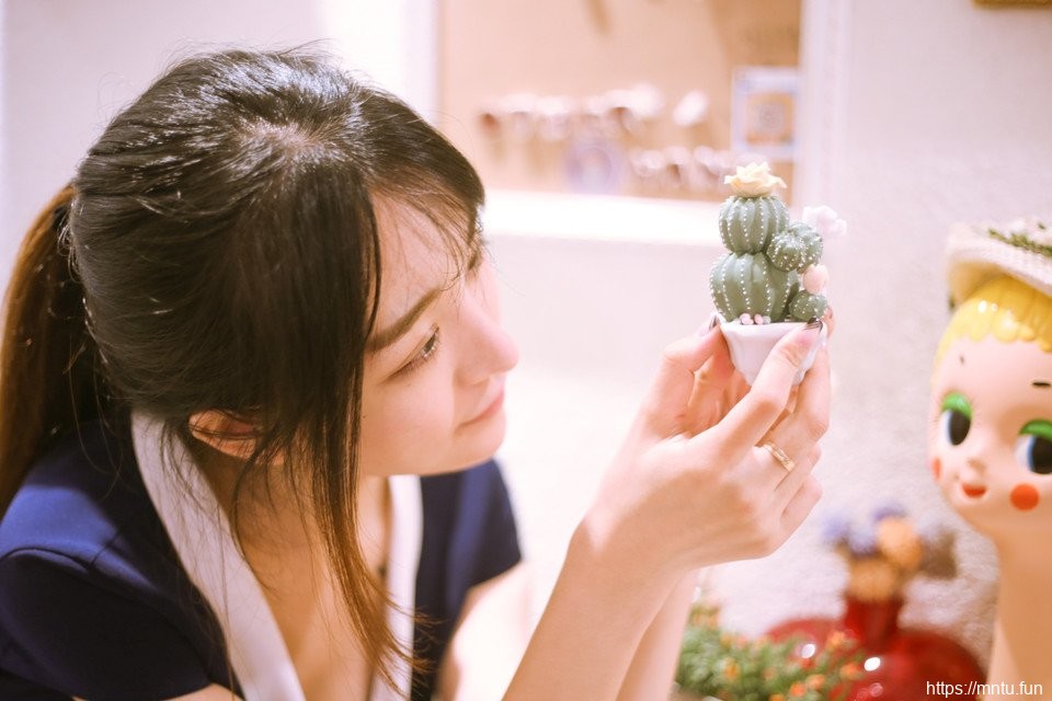 气质清纯妹子舒适慵懒生活照