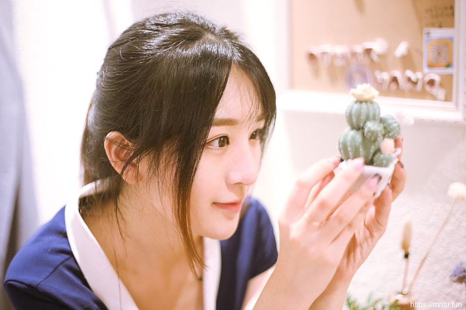 气质清纯妹子舒适慵懒生活照