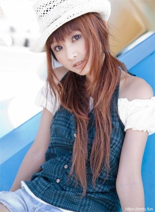 户外美女清纯写真生活照图片