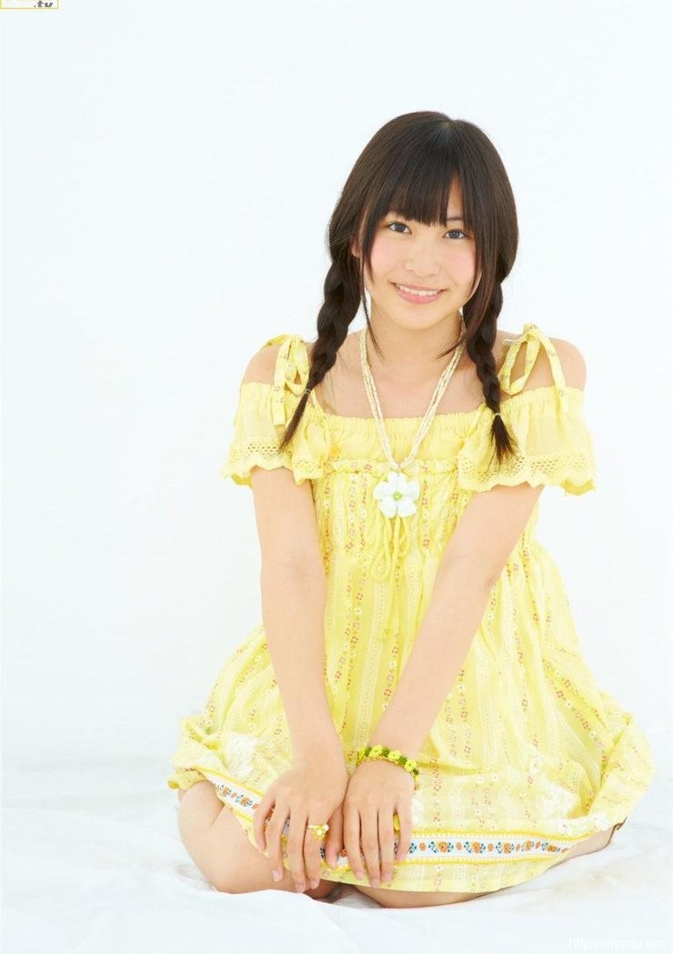 日系童颜清纯美女白嫩可爱诱惑写真