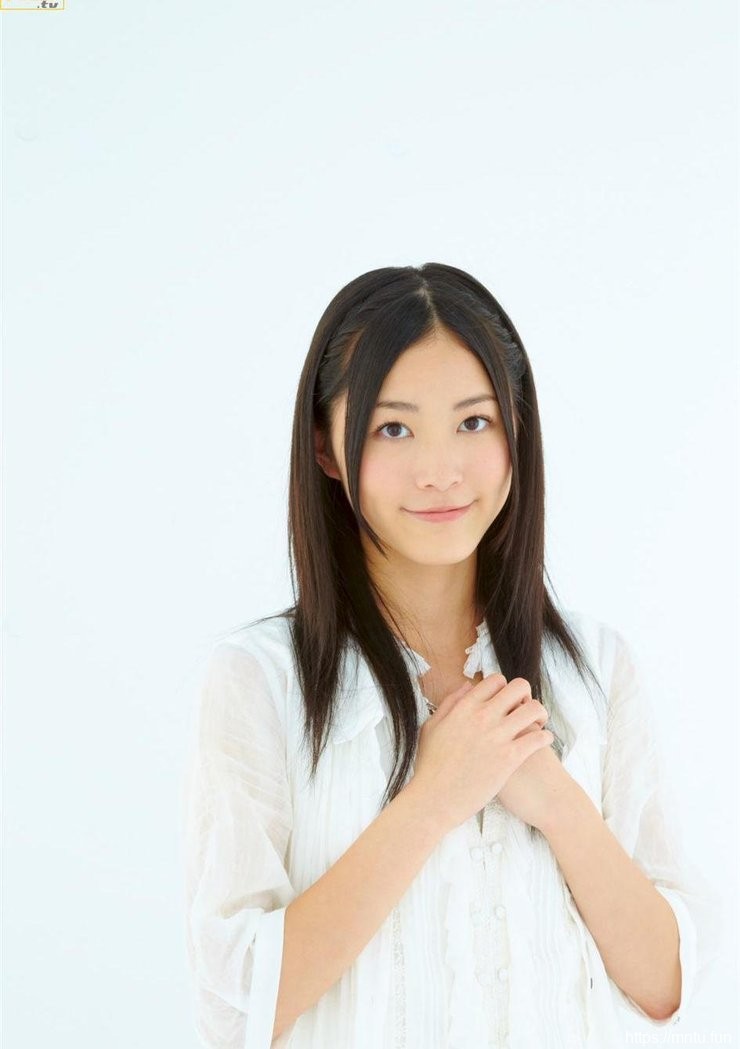 日系童颜清纯美女白嫩可爱诱惑写真