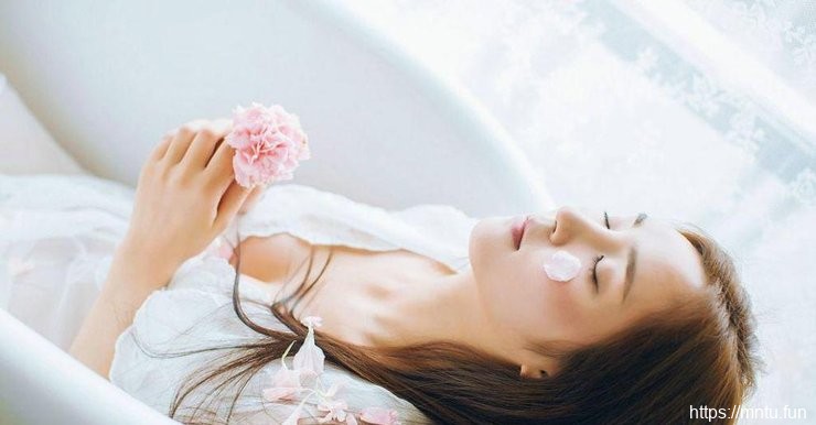 养眼清纯妹子唯美文艺范个人写真