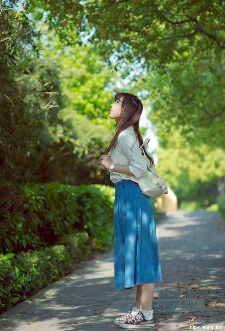 街拍清纯萝莉花季迷人写真生活照