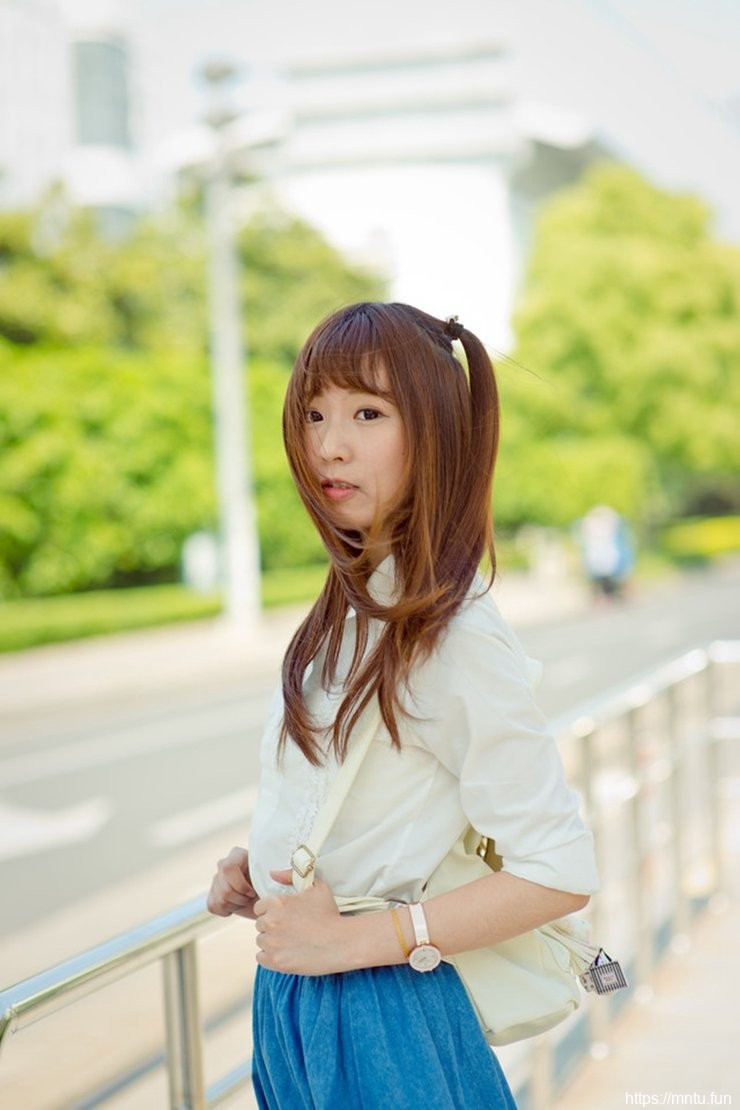 街拍清纯萝莉花季迷人写真生活照