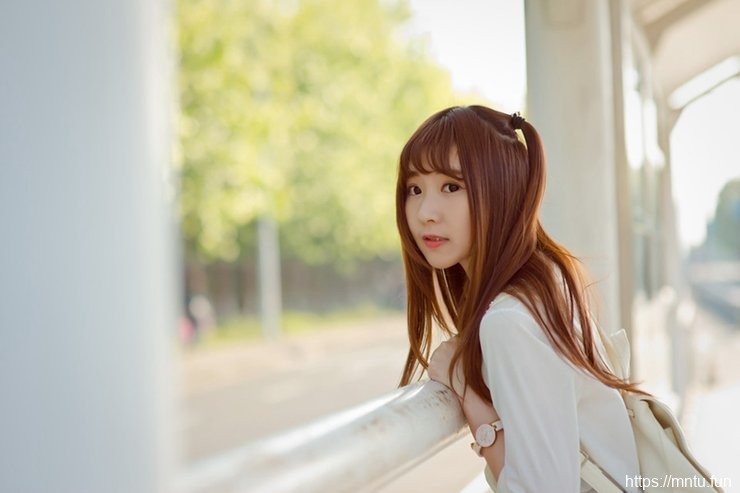 街拍清纯萝莉花季迷人写真生活照