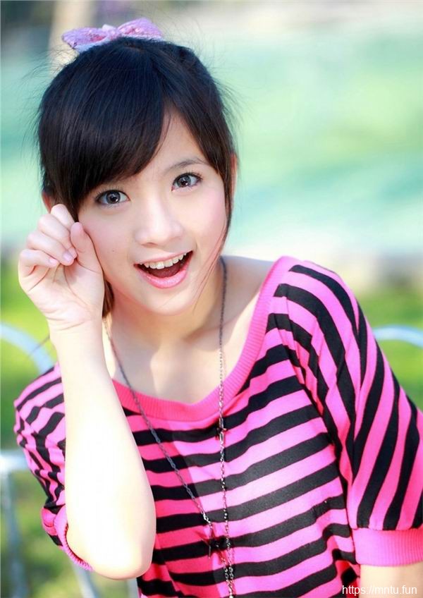 氧气美女清纯写真养眼街拍照