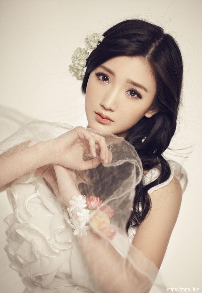 楚楚动人清纯美女个人写真集