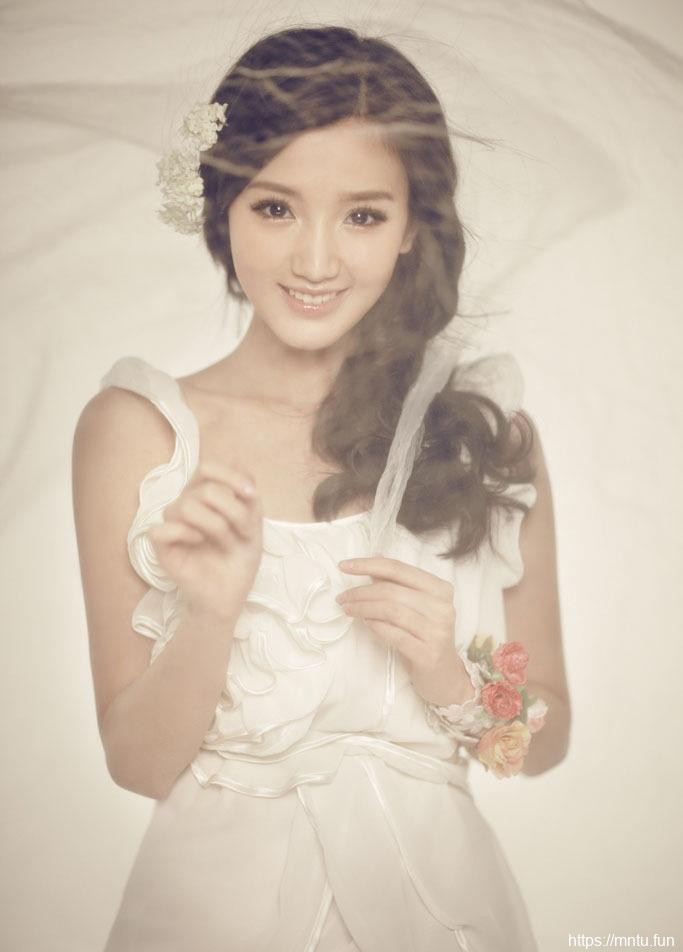 楚楚动人清纯美女个人写真集