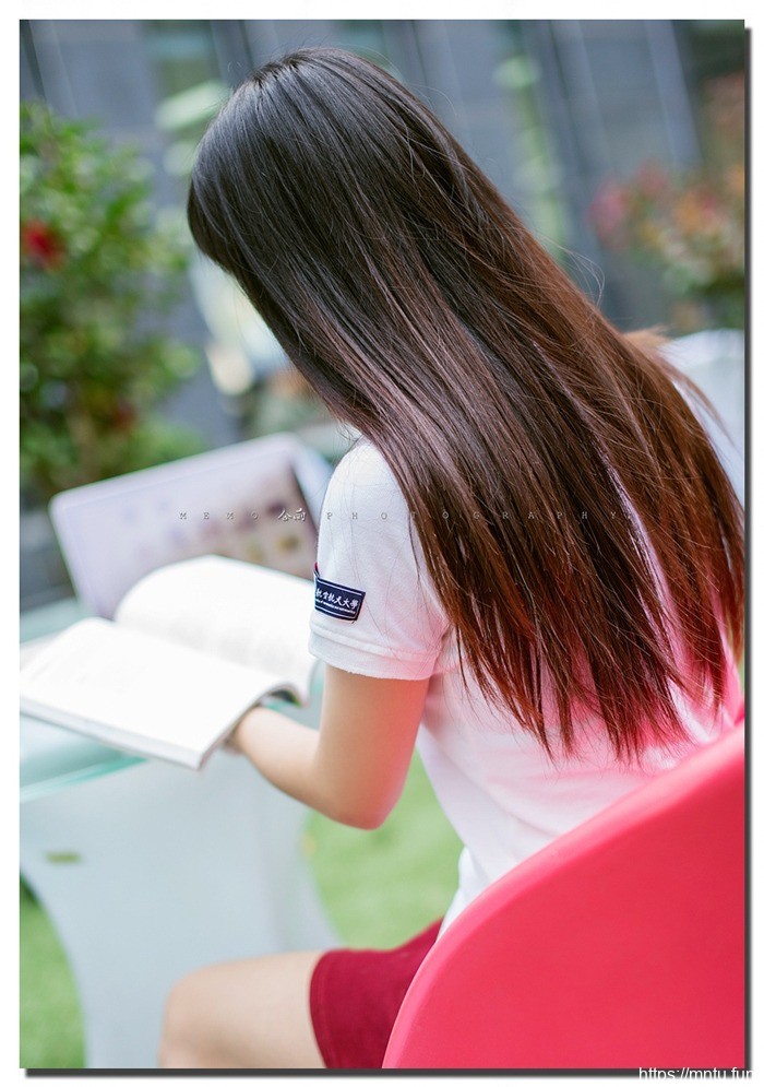 台大校花清纯美女动人看看仿佛自己也回到了十八