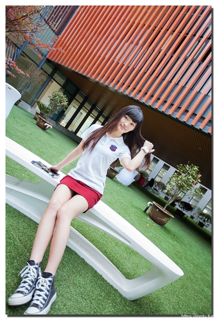 台大校花清纯美女动人看看仿佛自己也回到了十八