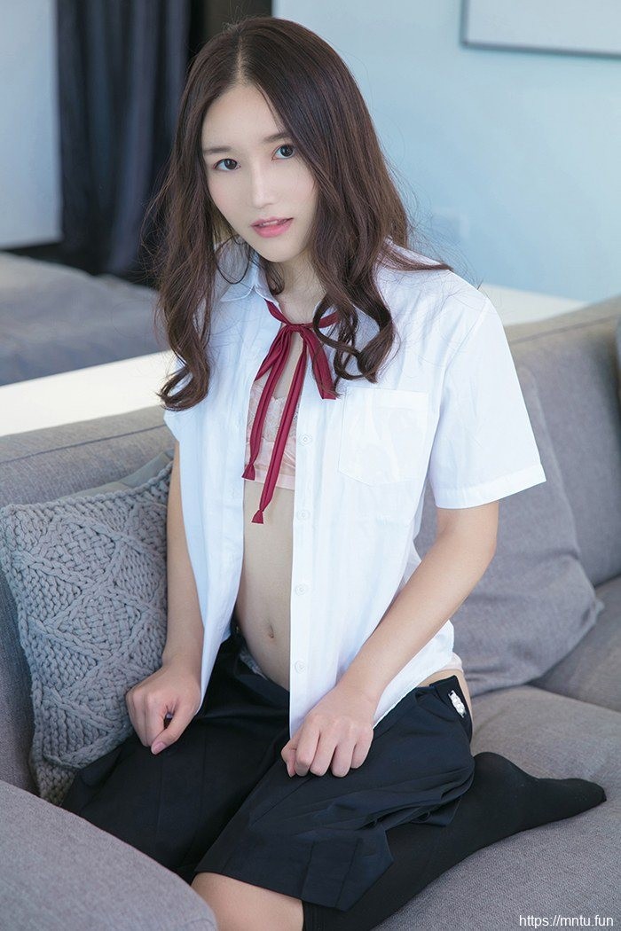 少女的青春异动清纯妹子魏扭扭学生制服妙不可言