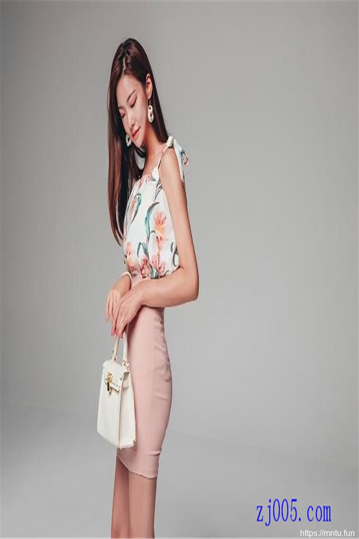 人像摄影：通过小姐姐甜甜的笑容展现出小姐姐的美丽动人