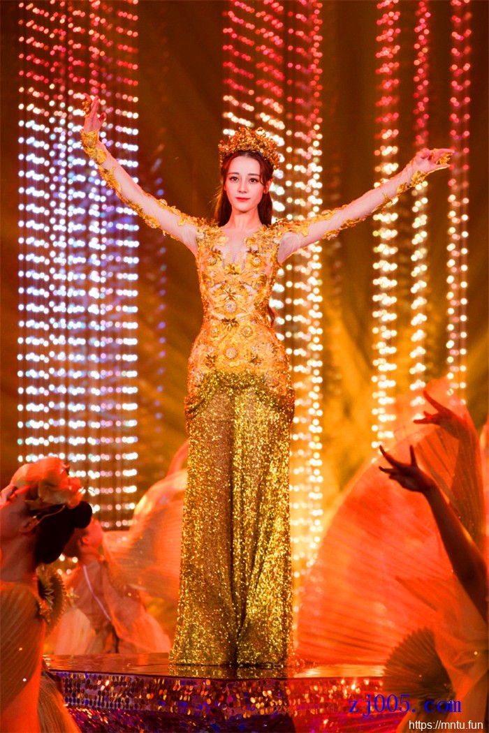 迪丽热巴人体艺术展示大全图片