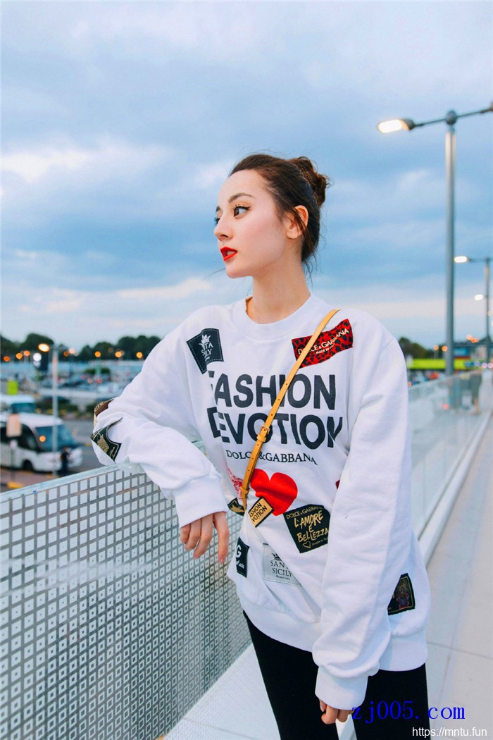 迪丽热巴人体艺术展示大全图片