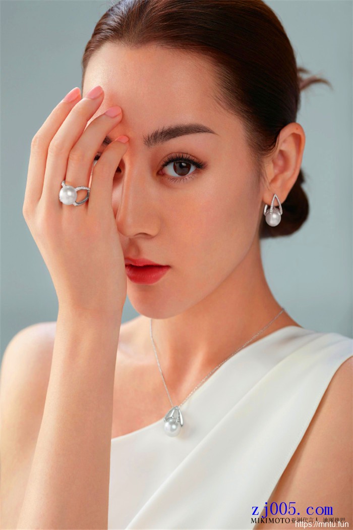 迪丽热巴人体艺术展示大全图片