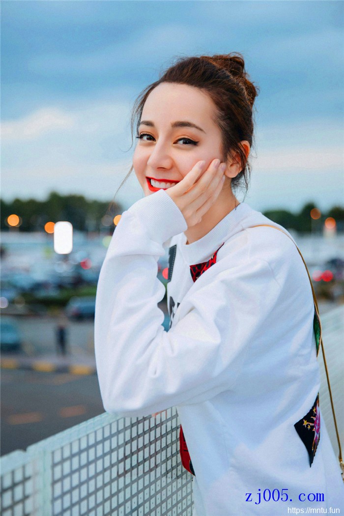 迪丽热巴人体艺术展示大全图片