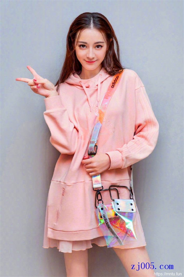 迪丽热巴人体艺术展示大全图片