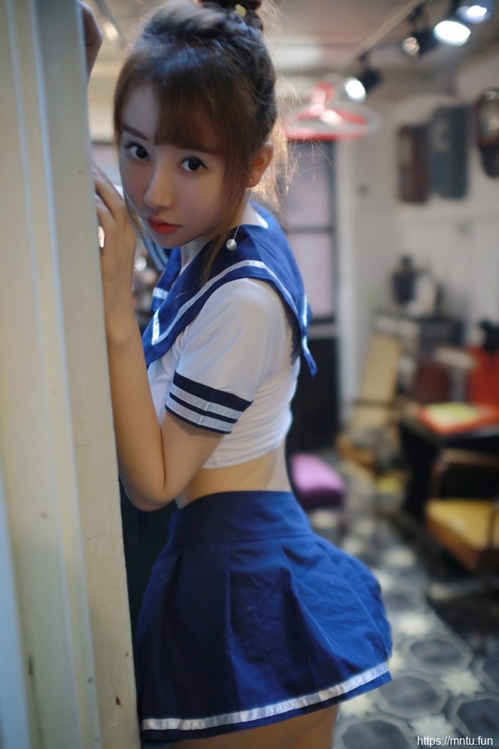 青春妹子图夏笑笑野外人体艺术尽显青春靓丽！