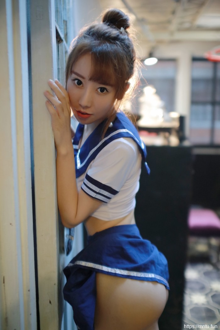 青春妹子图夏笑笑野外人体艺术尽显青春靓丽！