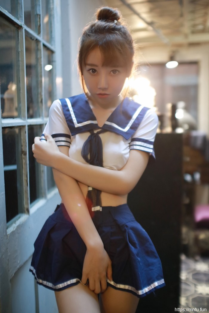 青春妹子图夏笑笑野外人体艺术尽显青春靓丽！