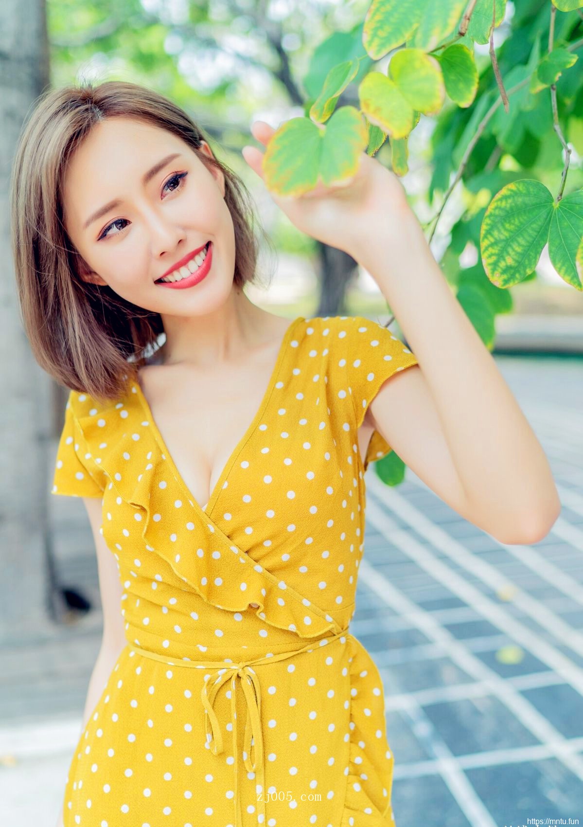 短发美女精品图片夏天时光连衣裙可爱小清新写真