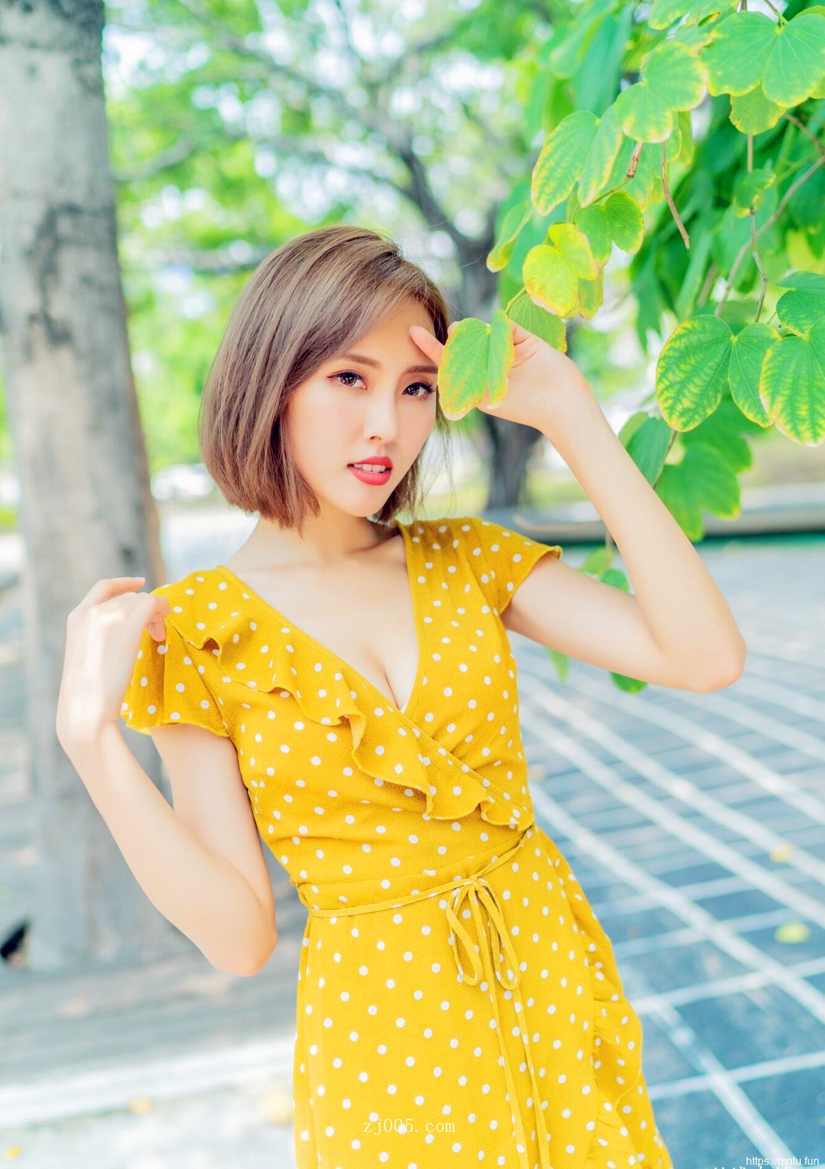 短发美女精品图片夏天时光连衣裙可爱小清新写真