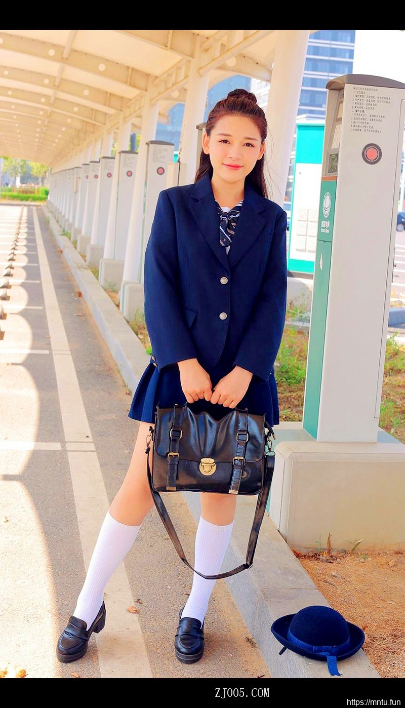 清纯美女大学生性感制服诱惑妹子图片合集