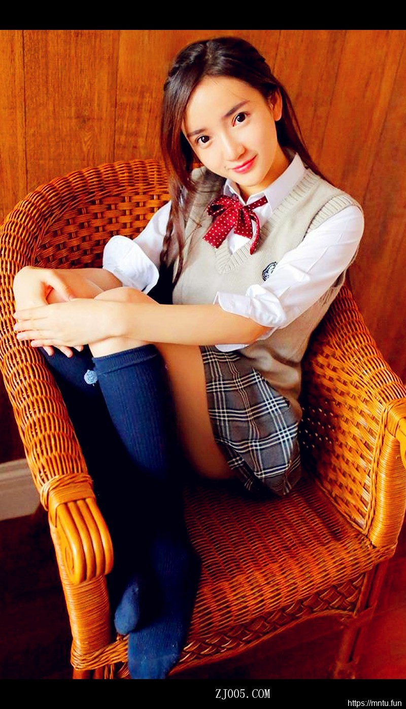 清纯美女大学生性感制服诱惑妹子图片合集