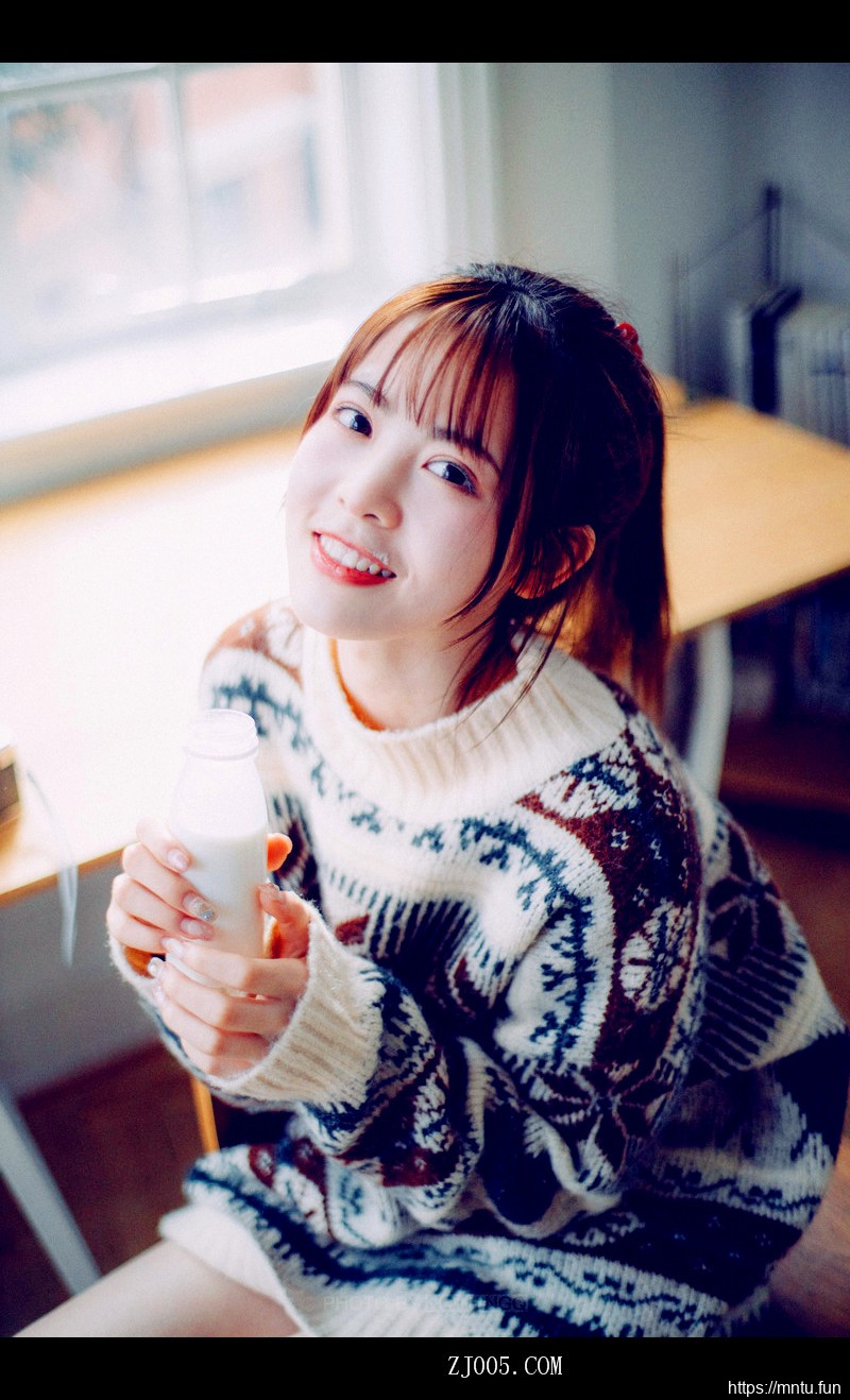 清纯美女大学生性感制服诱惑妹子图片合集