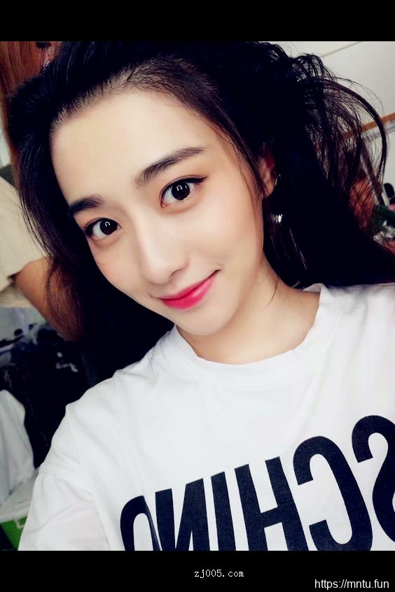 清纯美女图片合集一个比一个美尽显青春靓丽曲线！