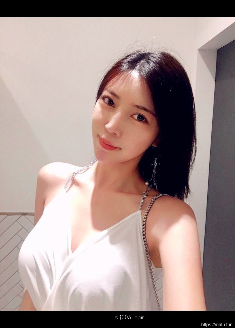 清纯美女图片合集一个比一个美尽显青春靓丽曲线！