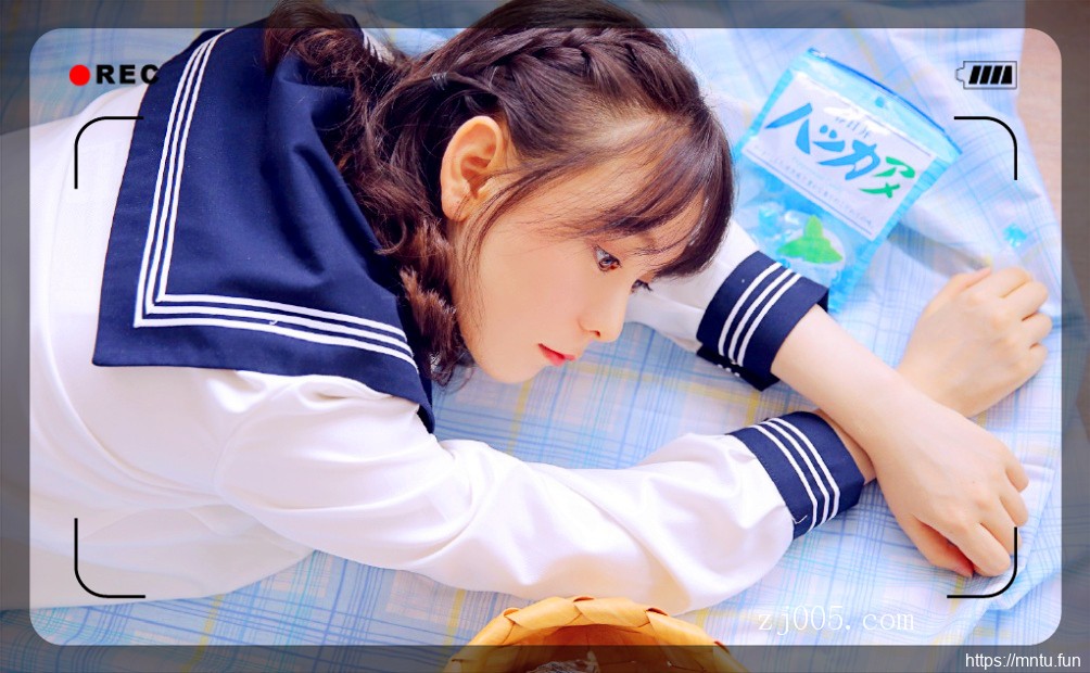 清纯美女演绎最美校花萝莉少女私房写真图片