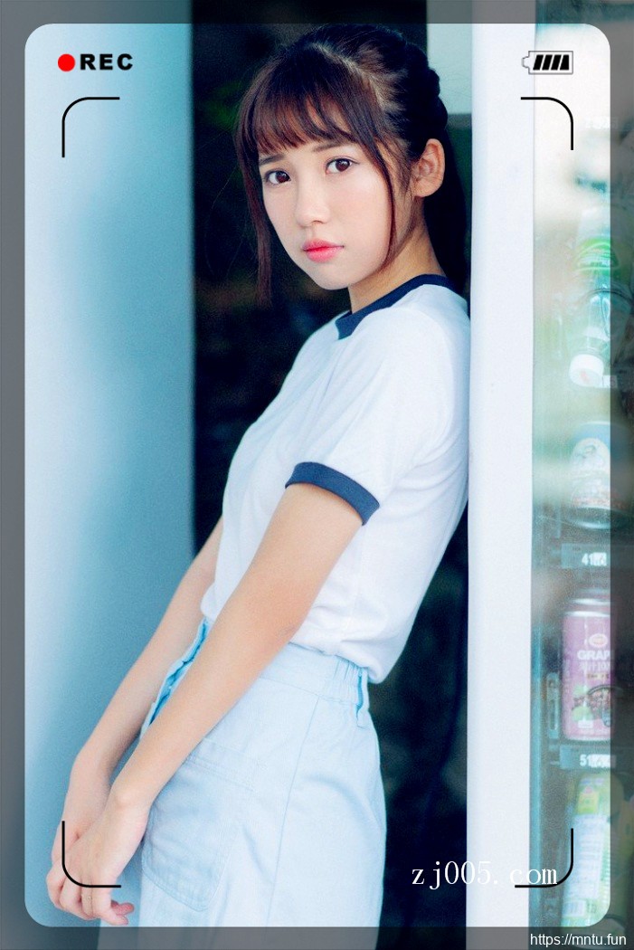 清纯美女演绎最美校花萝莉少女私房写真图片