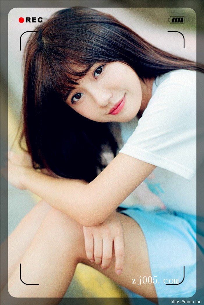 清纯美女演绎最美校花萝莉少女私房写真图片